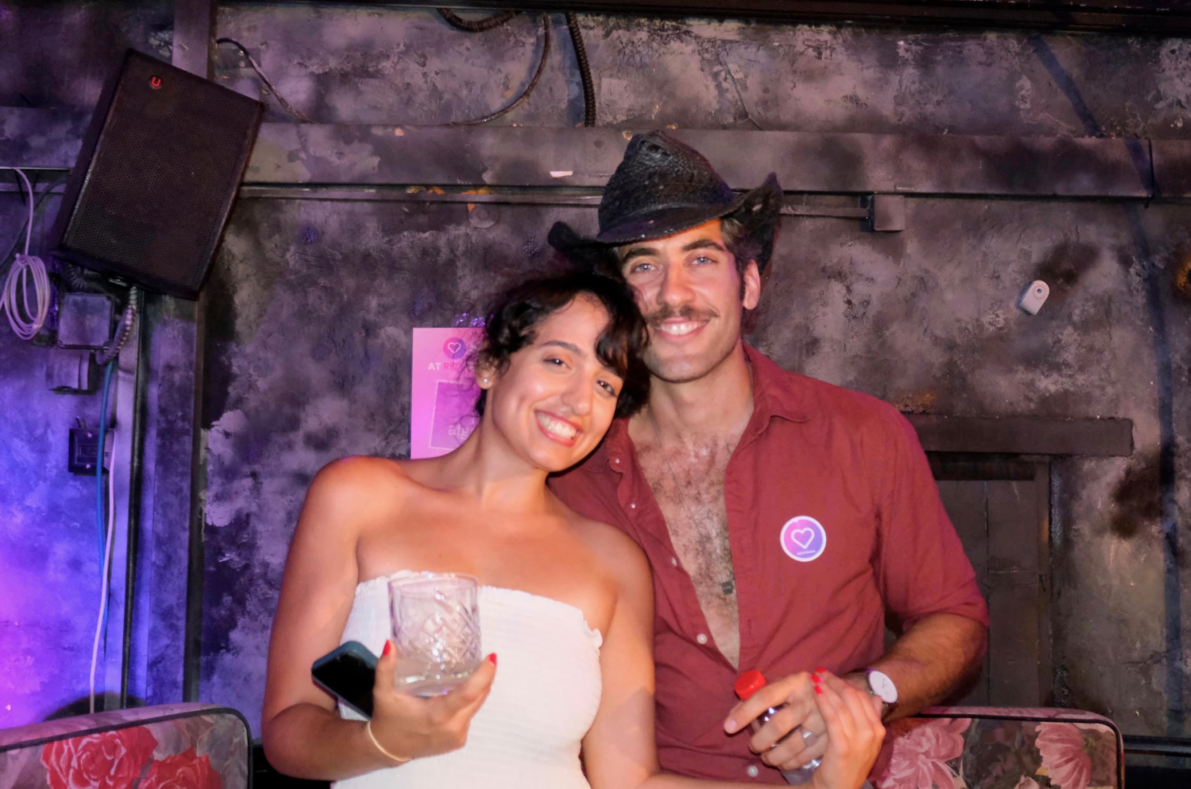 Hooked - Meet in the moment