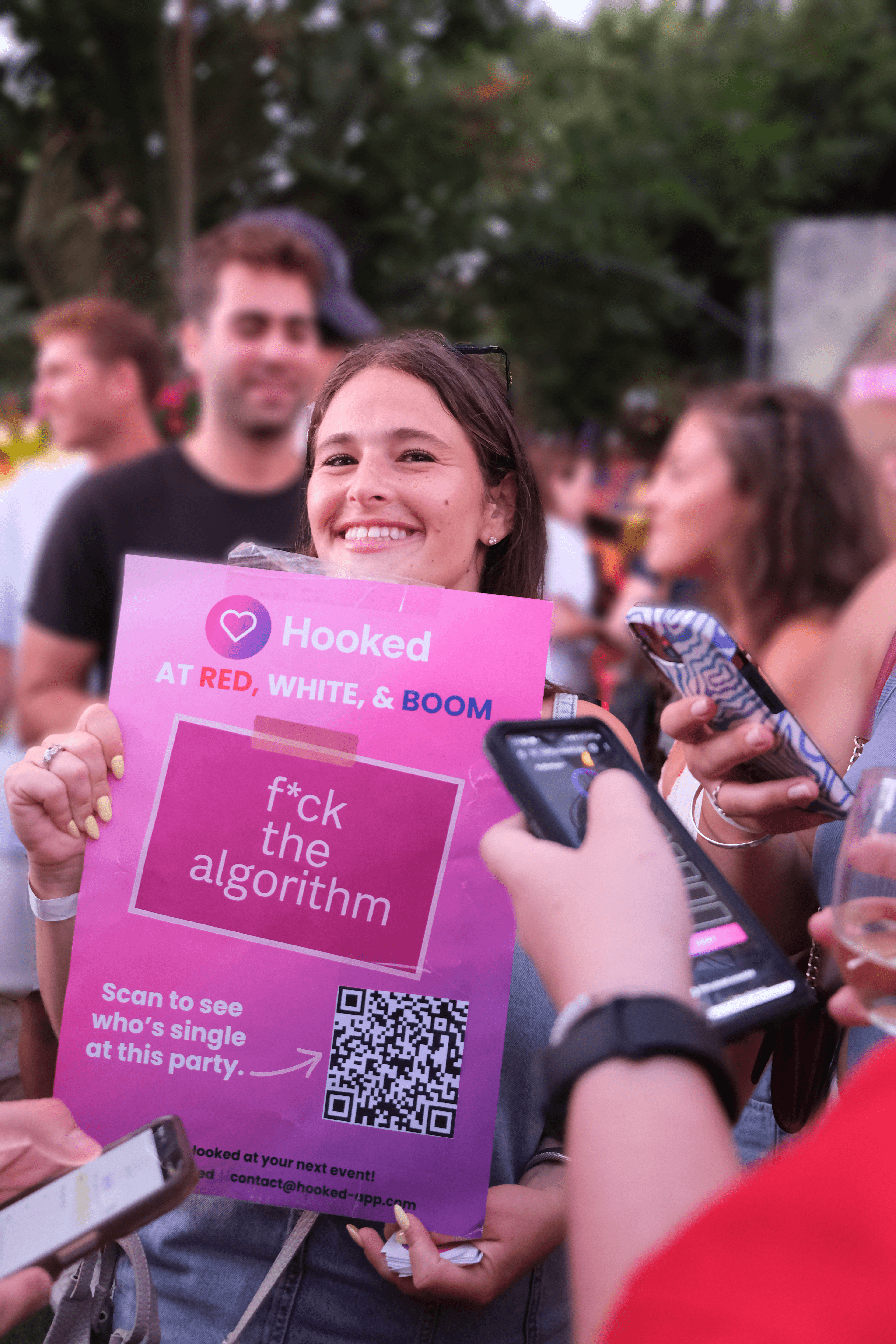 Hooked - One scan shows you who's single